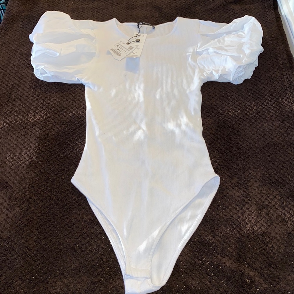 NWT White Zara body suit puffed sleeves